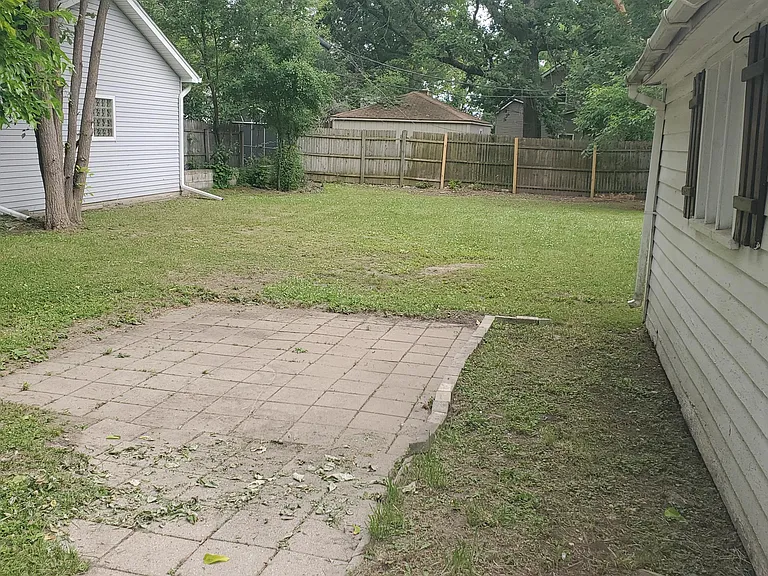 3173 Warick Rd — Photo 5