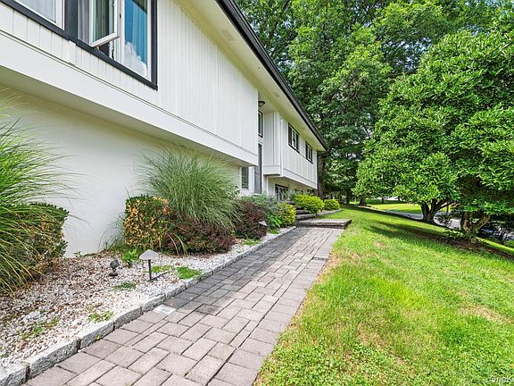 3rd image of 25 Ackerman Avenue