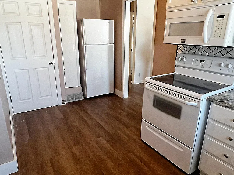 1248 Lewis Ave — Photo 7