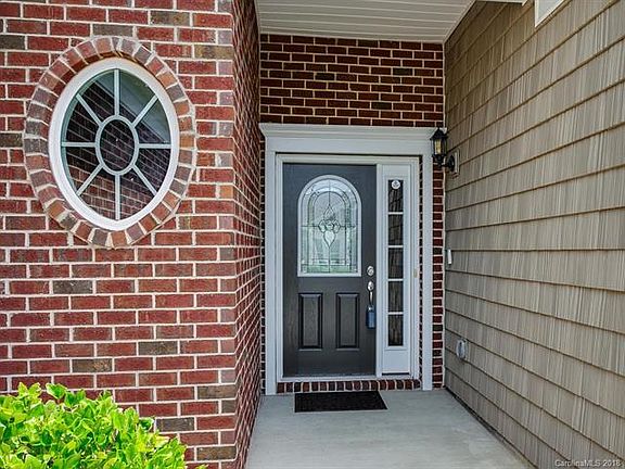 3rd image of 3054 Ambleside Dr