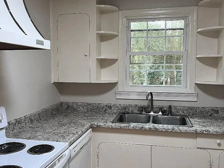 612 S Beltline Blvd — Photo 7