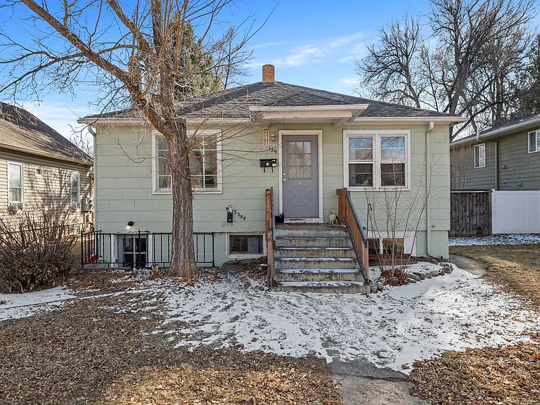329.5 Edwards St — Photo 1