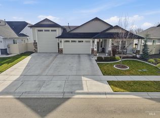 8369 E Sunray Dr, Nampa, ID 83687