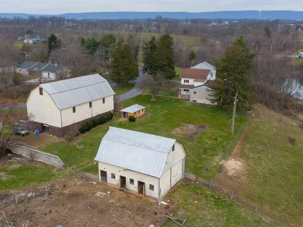 42 Camp Meeting Rd, Jonestown, PA 17038