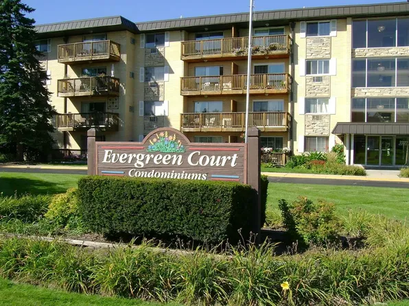 2222 S Goebbert Rd, Arlington Heights, IL 60005