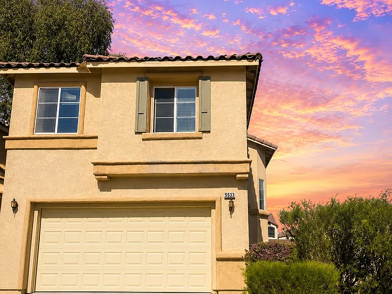 5925 Desert Twilight Ct — Photo 1