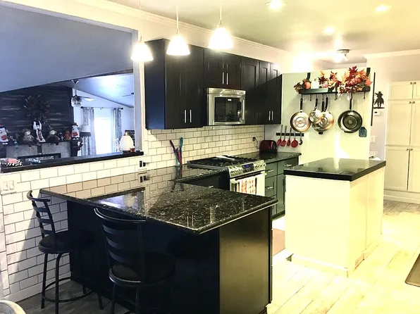 105 W Lakeside Dr, Eufaula, OK 74432