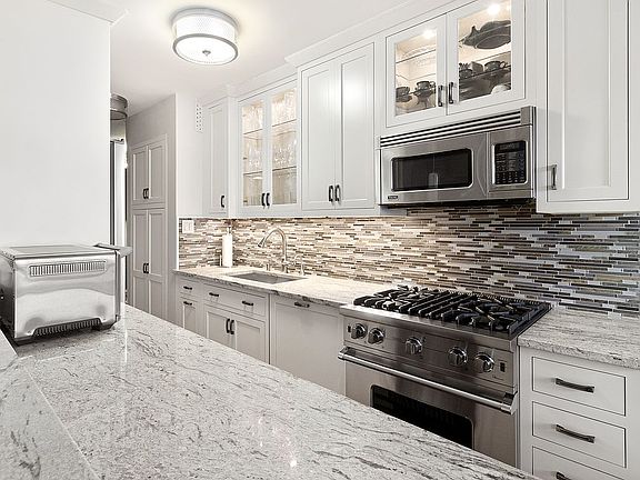 4th image of 1175 York Ave APT 12H