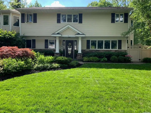 7 Cornfield Lane, Commack, NY 11725