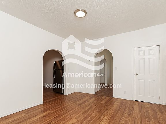 1595329_005_wm_-_living_room_13032314.jpg
