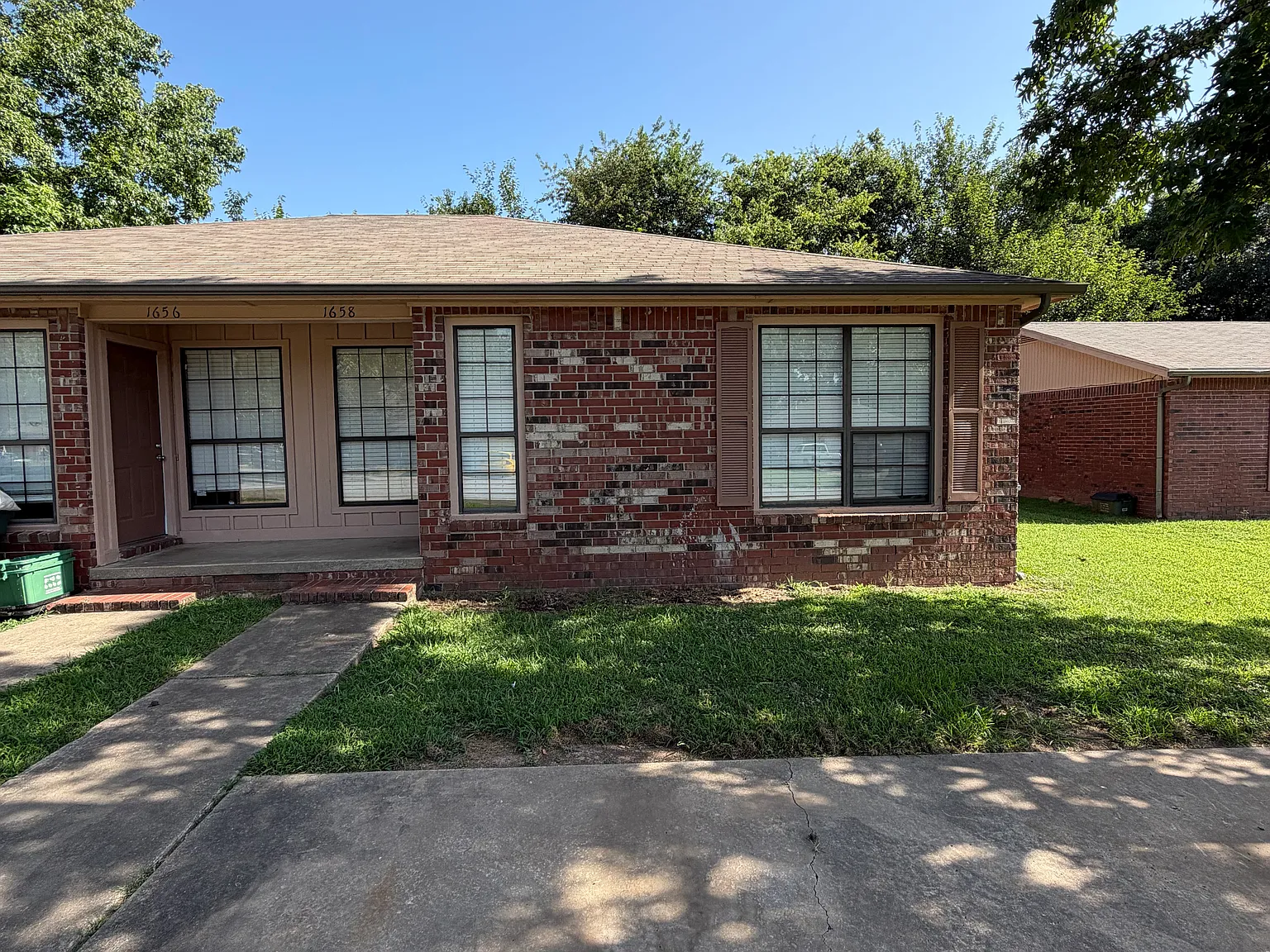 2 bed, 950 sqft, $1,000 — Photo 1