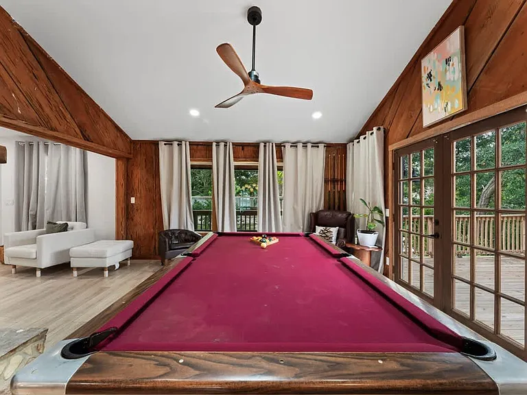 Building's Lounge
