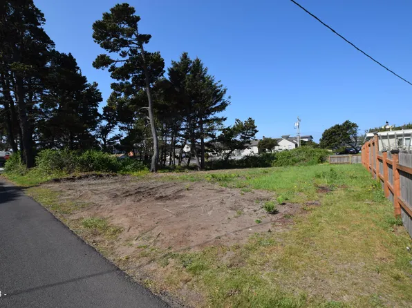 2100 NW Jetty Ave, Lincoln City, OR 97367