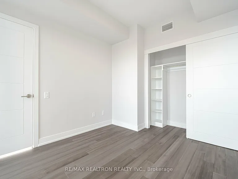 2525 Bathurst St #1203 — Photo 12