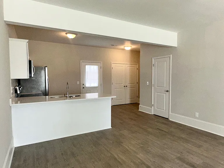 435 3rd Loop Rd — Photo 3