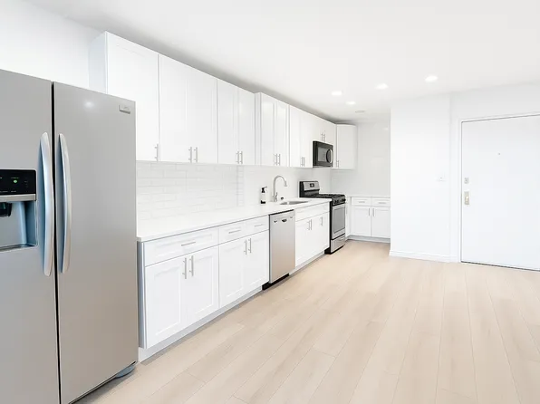 507 East 80th Street image 2 of 21