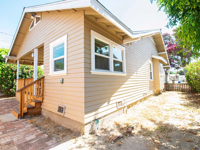 237 Orange Grove Ave — Photo 13