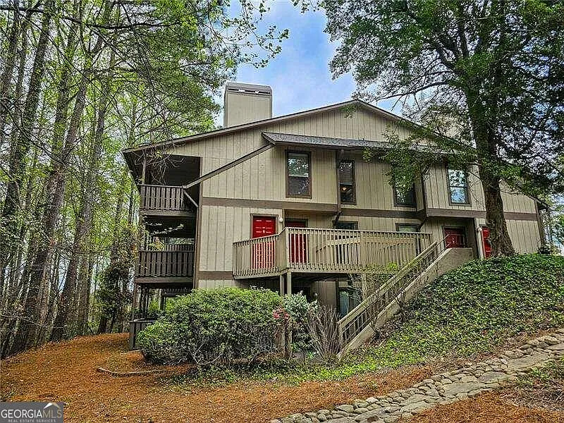 304 Woodcliff Dr photo 1