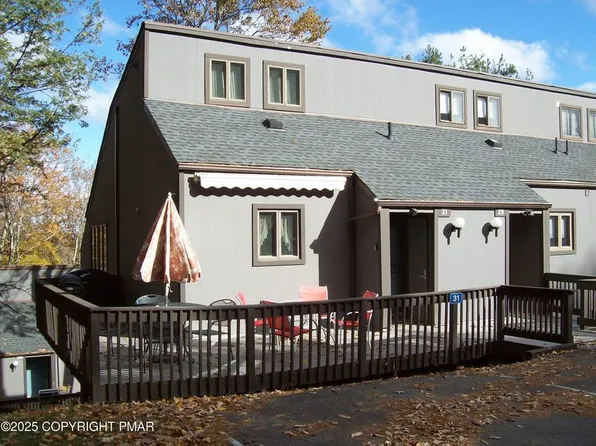 31 Middle Village Way, Tannersville, PA 18372