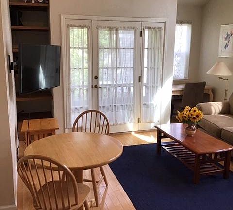 4th image of 660 Greenwich Ln