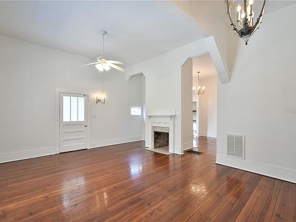 3rd image of 614 SE Wenona Ave