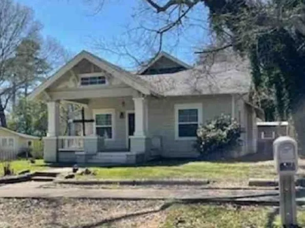 605 10th St N, Clanton, AL 35045