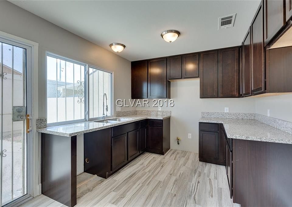 1st image of 4016 Castleford Pl