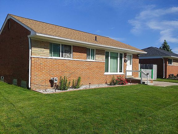 3rd image of 25136 Patricia Ave