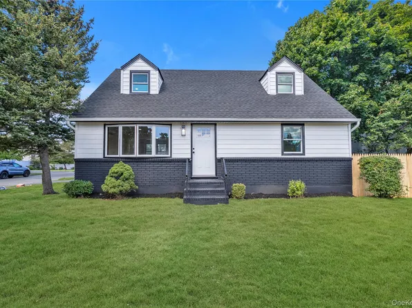 420 Pulaski Road, East Northport, NY 11731