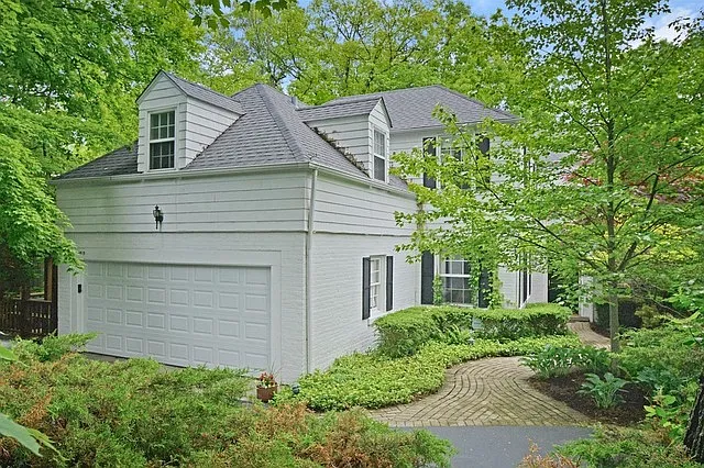 1415 Sheridan Rd photo 1