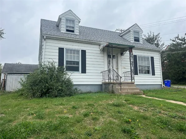 829 15th Ave SW, Cedar Rapids, IA 52404