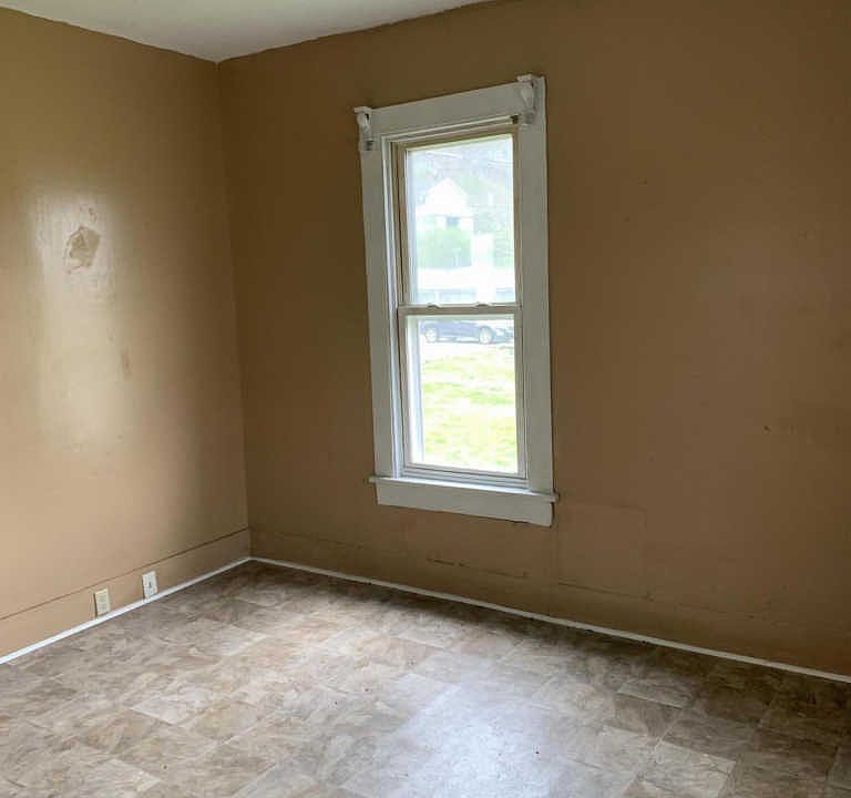 2nd image of 4012 15th Ave