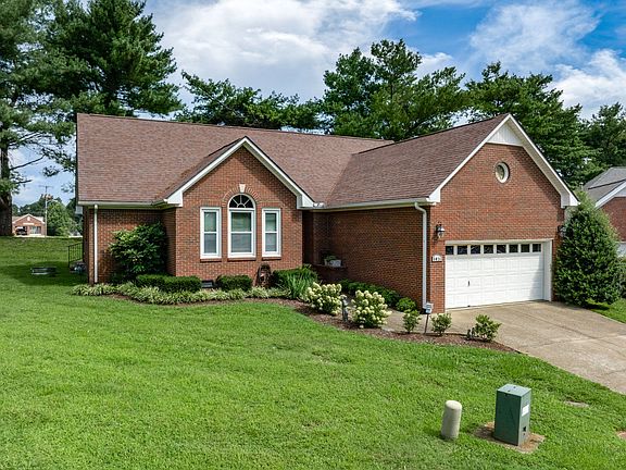 2nd image of 5026 Camelot Dr