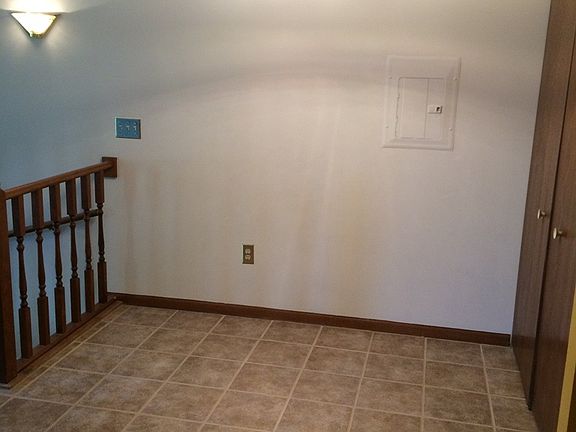 4th image of 387 N Dries St