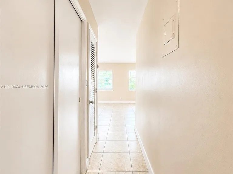 2101 NE 51st St #15 — Photo 11