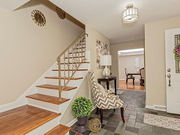 3rd image of 5307 Meadow Wood Blvd