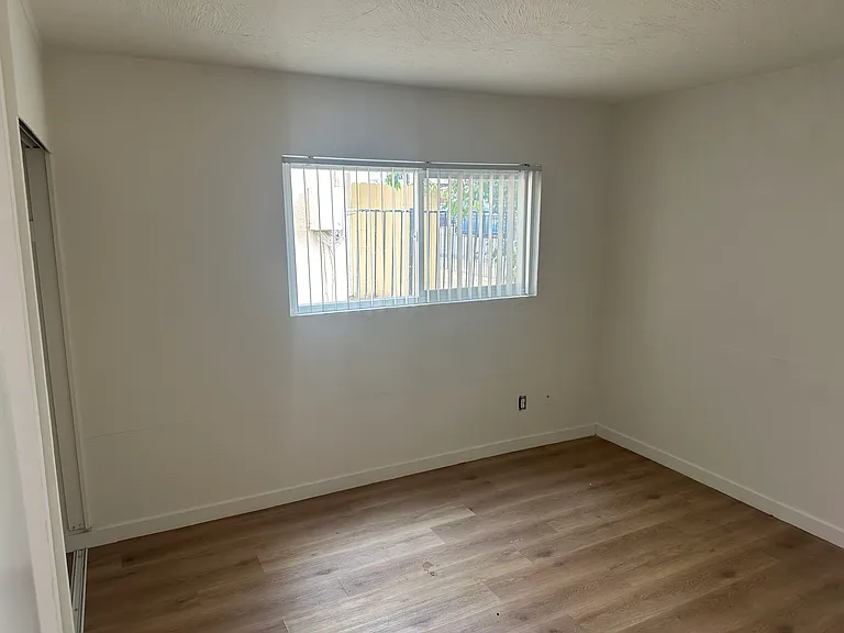 240 S Weitzel St #A — Photo 5