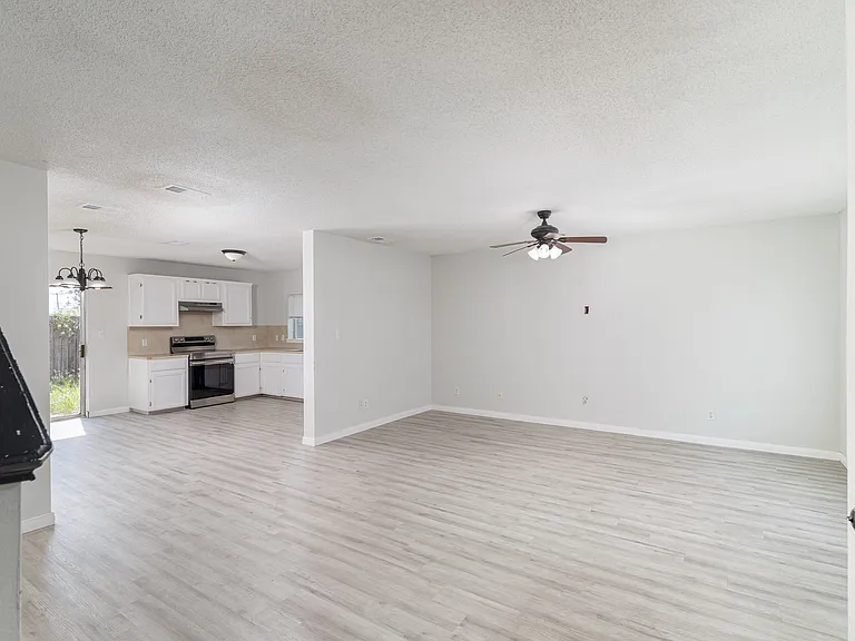 3425 Ozark Ave — Photo 5