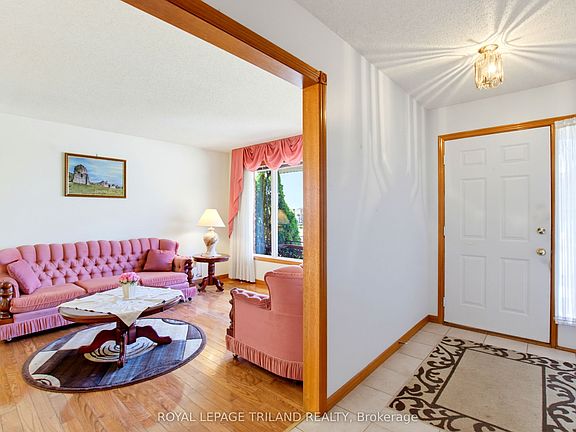 4th image of 1749 Jalna Blvd