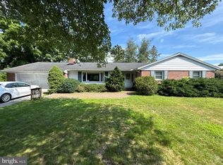 296 Overhill Dr, Chambersburg, PA 17202