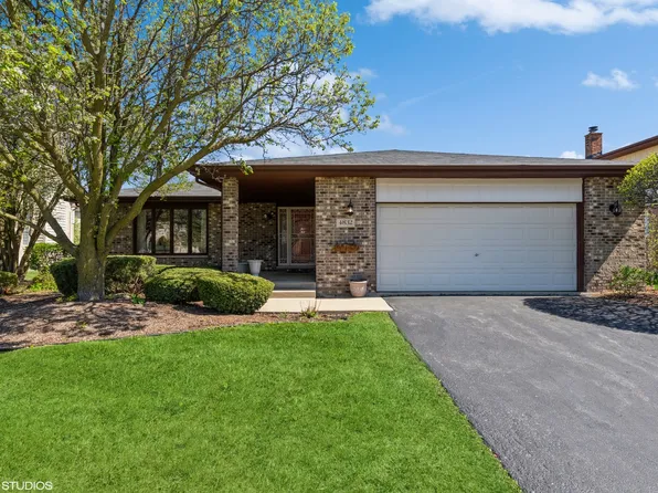 4832 Meadow Lake Dr, Richton Park, IL 60471