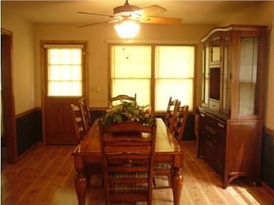3rd image of 239 Evergreen Ln