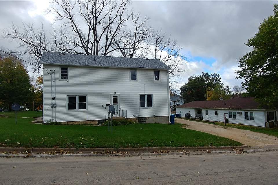 1st image of 325 W Washington St
