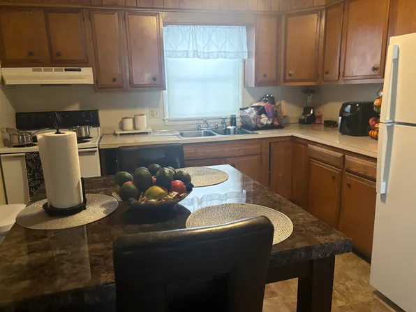 76 Lorchris St APT 5, Leominster, MA 01453