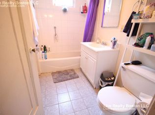 93 Verndale St, Brookline, MA 02446