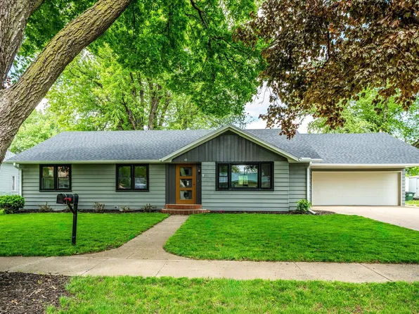 43 9th St, Woodbine, IA 51579