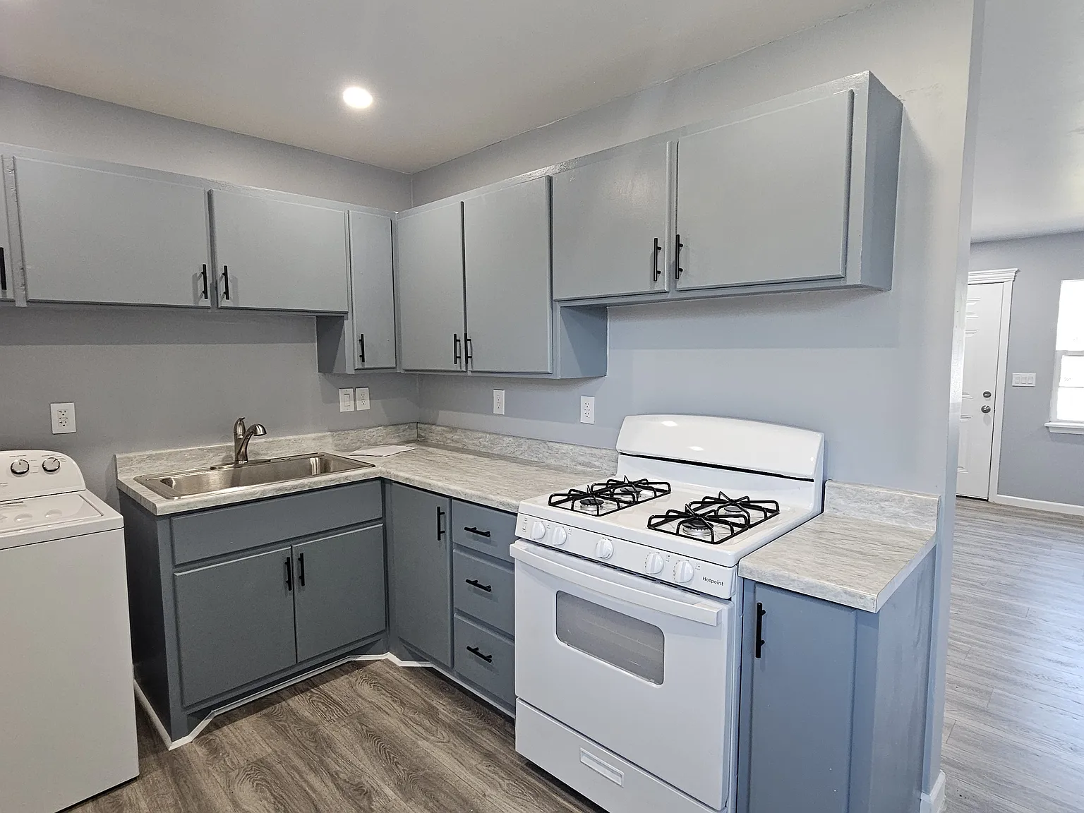 3 bed, 1150 sqft, $1,500 — Photo 1