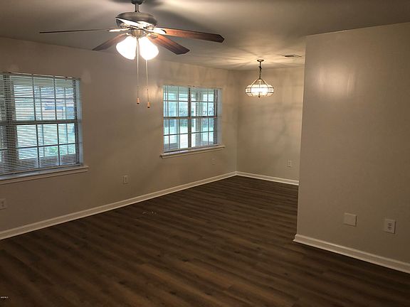 3rd image of 112 Reservation Dr