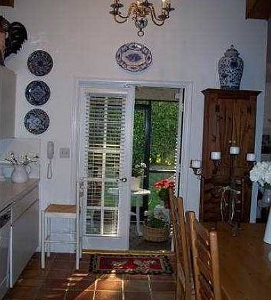 4th image of 2065 Maplewood Dr