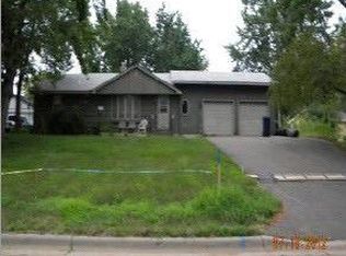 2415 Bush Ave E, Maplewood, MN 55119
